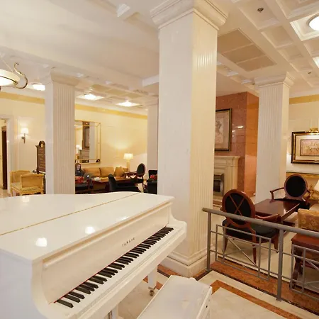 Opera - The Leading Of The World Hotel